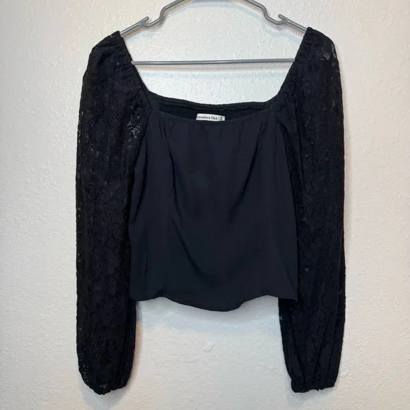 Abercrombie and Fitch Black Lace Puff Sleeve Crop Top Size Medium - Picture 1 of 4